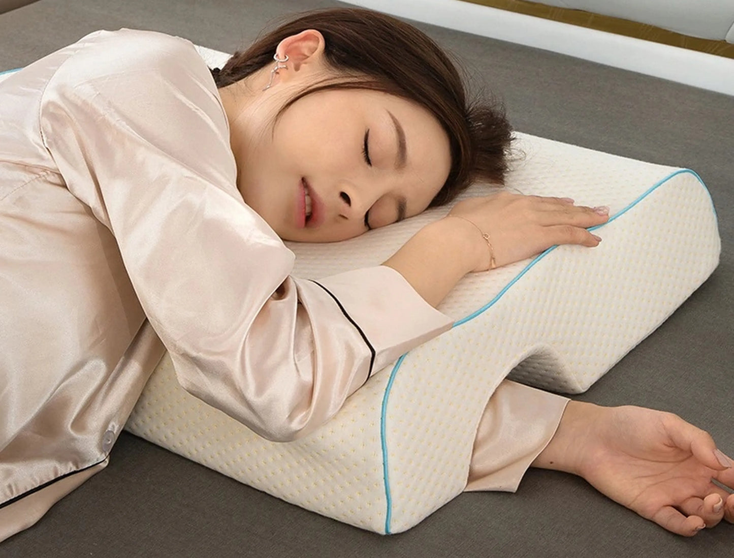 ALMOHADA ORTEPÉDICA PARA PAREJAS - DESCANSO LIGERO, CÓMODO Y PROFUNDO